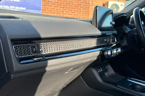 27 of 55 for HONDA CIVIC 2.0 eHEV Advance 5dr CVT