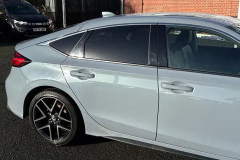 28 of 55 for HONDA CIVIC 2.0 eHEV Advance 5dr CVT