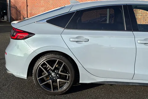 29 of 55 for HONDA CIVIC 2.0 eHEV Advance 5dr CVT