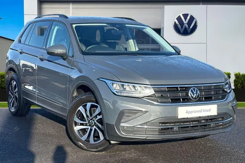 ML22HHF Volkswagen Tiguan 1.5 TSI Active 5dr **ELECTRIC TAILGATE** Thumbnail #1