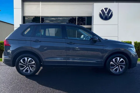 ML22HHF Volkswagen Tiguan 1.5 TSI Active 5dr **ELECTRIC TAILGATE** Thumbnail #3