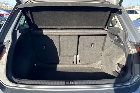 ML22HHF Volkswagen Tiguan 1.5 TSI Active 5dr **ELECTRIC TAILGATE** Thumbnail #10