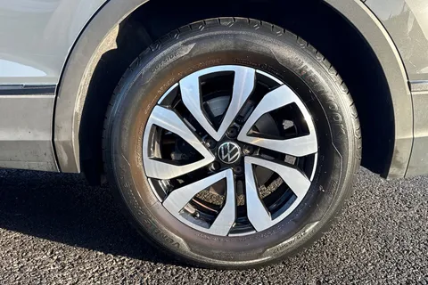 ML22HHF Volkswagen Tiguan 1.5 TSI Active 5dr **ELECTRIC TAILGATE** Thumbnail #24