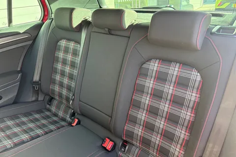 18 of 62 for VOLKSWAGEN GOLF 2.0 TSI GTI 5dr