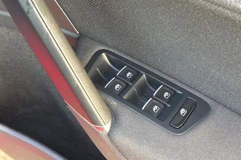 39 of 62 for VOLKSWAGEN GOLF 2.0 TSI GTI 5dr