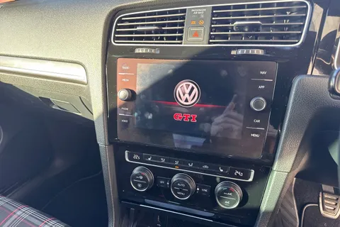 41 of 62 for VOLKSWAGEN GOLF 2.0 TSI GTI 5dr