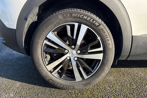 KS23CEN PEUGEOT 3008 1.2 PureTech GT EAT Euro 6 (s/s) 5dr Thumbnail #12