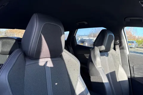 KS23CEN PEUGEOT 3008 1.2 PureTech GT EAT Euro 6 (s/s) 5dr Thumbnail #25