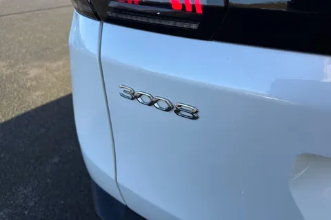 KS23CEN PEUGEOT 3008 1.2 PureTech GT EAT Euro 6 (s/s) 5dr Thumbnail #34