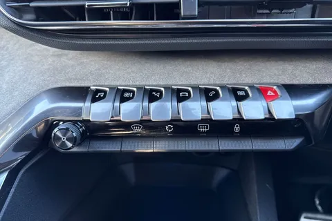 KS23CEN PEUGEOT 3008 1.2 PureTech GT EAT Euro 6 (s/s) 5dr Thumbnail #56