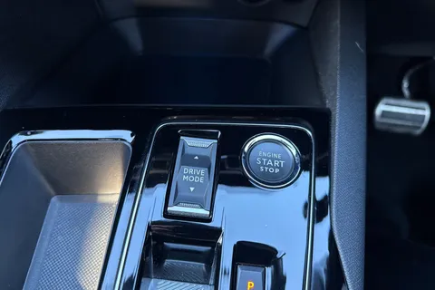 KS23CEN PEUGEOT 3008 1.2 PureTech GT EAT Euro 6 (s/s) 5dr Thumbnail #58