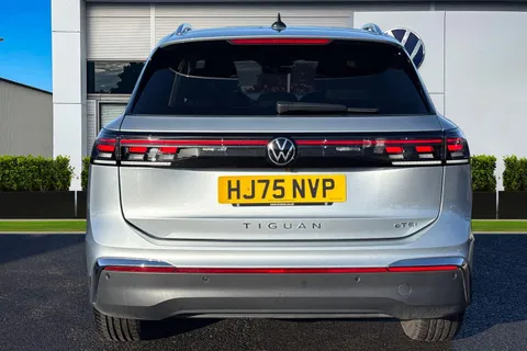HJ75NVP Volkswagen Tiguan 1.5 eTSI 150 Elegance 5dr DSG **HEADS UP DISPLAY** Thumbnail #5