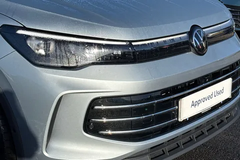 HJ75NVP Volkswagen Tiguan 1.5 eTSI 150 Elegance 5dr DSG **HEADS UP DISPLAY** Thumbnail #9