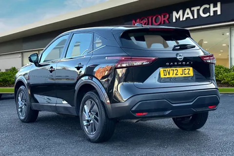 DV72JCZ Nissan Qashqai 1.3 DIG-T MHEV Acenta Premium Euro 6 (s/s) 5dr Thumbnail #3