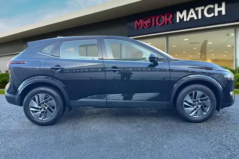 DV72JCZ Nissan Qashqai 1.3 DIG-T MHEV Acenta Premium Euro 6 (s/s) 5dr Thumbnail #4