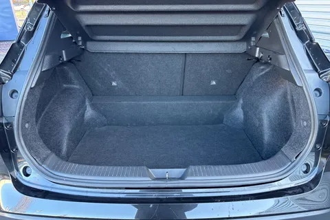 DV72JCZ Nissan Qashqai 1.3 DIG-T MHEV Acenta Premium Euro 6 (s/s) 5dr Thumbnail #8