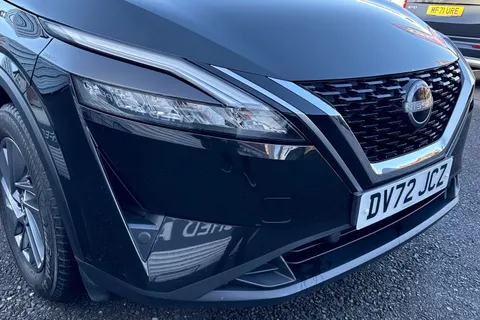 DV72JCZ Nissan Qashqai 1.3 DIG-T MHEV Acenta Premium Euro 6 (s/s) 5dr Thumbnail #10