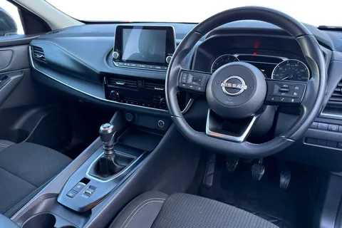 DV72JCZ Nissan Qashqai 1.3 DIG-T MHEV Acenta Premium Euro 6 (s/s) 5dr Thumbnail #15