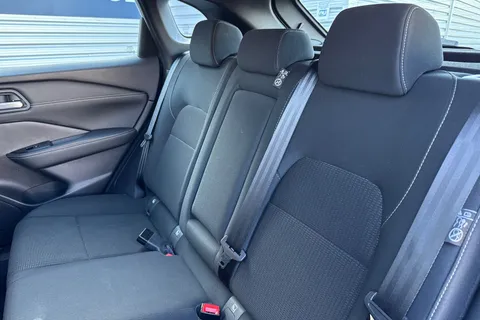 DV72JCZ Nissan Qashqai 1.3 DIG-T MHEV Acenta Premium Euro 6 (s/s) 5dr Thumbnail #20