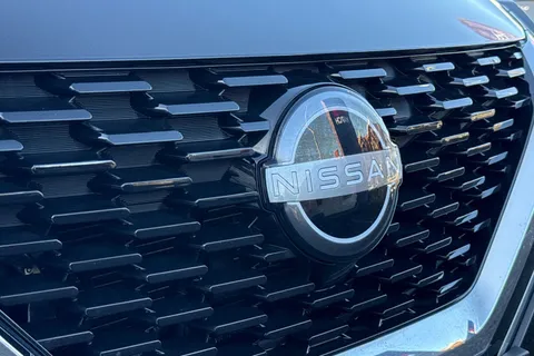 DV72JCZ Nissan Qashqai 1.3 DIG-T MHEV Acenta Premium Euro 6 (s/s) 5dr Thumbnail #27