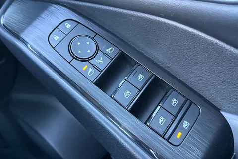 DV72JCZ Nissan Qashqai 1.3 DIG-T MHEV Acenta Premium Euro 6 (s/s) 5dr Thumbnail #35