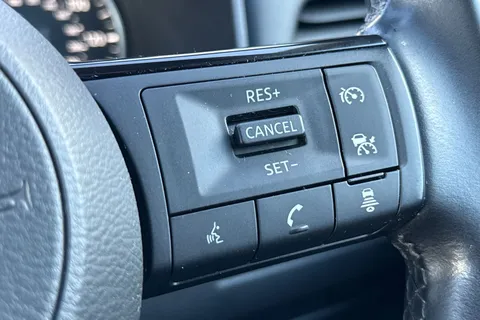 DV72JCZ Nissan Qashqai 1.3 DIG-T MHEV Acenta Premium Euro 6 (s/s) 5dr Thumbnail #37