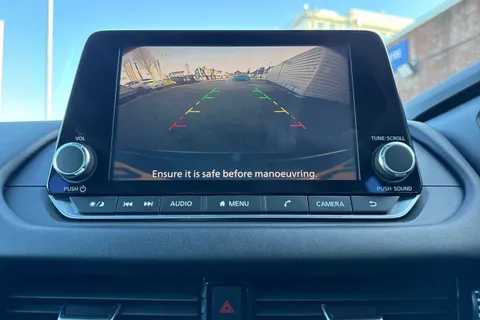 DV72JCZ Nissan Qashqai 1.3 DIG-T MHEV Acenta Premium Euro 6 (s/s) 5dr Thumbnail #46