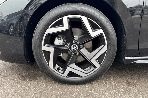 KP75LNM Volkswagen Passat 1.5 eTSI R-Line 5dr DSG Thumbnail #12