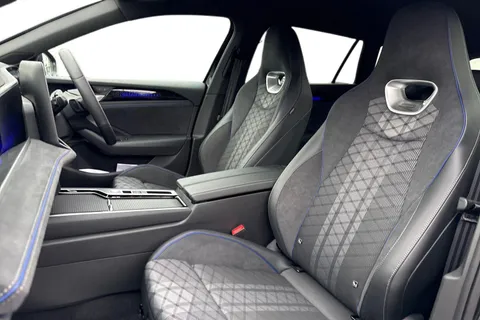 KP75LNM Volkswagen Passat 1.5 eTSI R-Line 5dr DSG Thumbnail #15