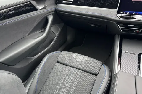 KP75LNM Volkswagen Passat 1.5 eTSI R-Line 5dr DSG Thumbnail #19