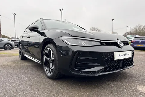 KP75LNM Volkswagen Passat 1.5 eTSI R-Line 5dr DSG Thumbnail #25