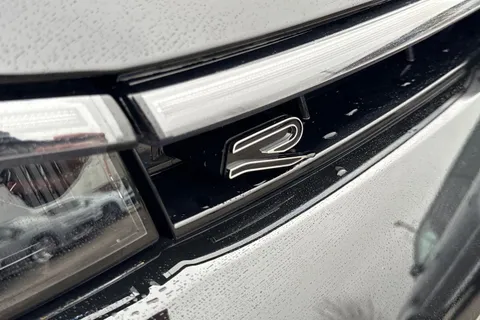 KP75LNM Volkswagen Passat 1.5 eTSI R-Line 5dr DSG Thumbnail #26