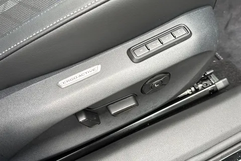 KP75LNM Volkswagen Passat 1.5 eTSI R-Line 5dr DSG Thumbnail #29