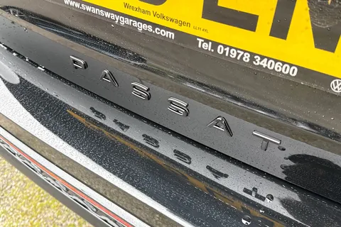 KP75LNM Volkswagen Passat 1.5 eTSI R-Line 5dr DSG Thumbnail #31