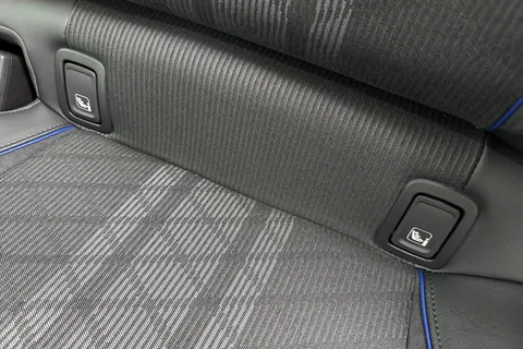 KP75LNM Volkswagen Passat 1.5 eTSI R-Line 5dr DSG Thumbnail #34