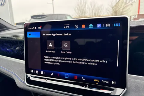 KP75LNM Volkswagen Passat 1.5 eTSI R-Line 5dr DSG Thumbnail #49