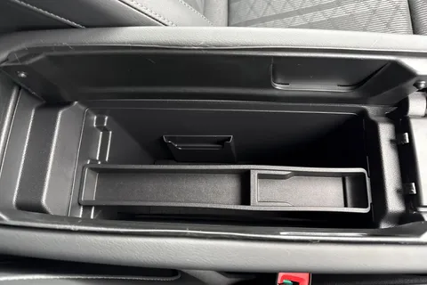 KP75LNM Volkswagen Passat 1.5 eTSI R-Line 5dr DSG Thumbnail #54