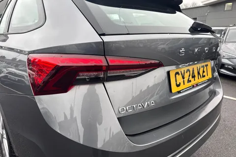 15 of 48 for SKODA OCTAVIA 1.4 TSI iV SE Technology DSG 5dr