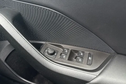 17 of 48 for SKODA OCTAVIA 1.4 TSI iV SE Technology DSG 5dr