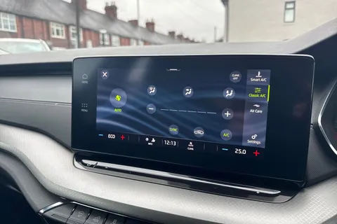 18 of 48 for SKODA OCTAVIA 1.4 TSI iV SE Technology DSG 5dr