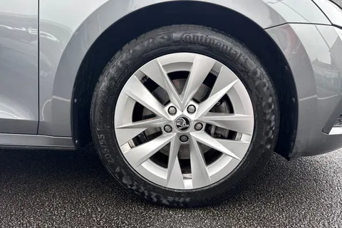 22 of 48 for SKODA OCTAVIA 1.4 TSI iV SE Technology DSG 5dr