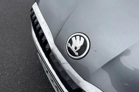 27 of 48 for SKODA OCTAVIA 1.4 TSI iV SE Technology DSG 5dr