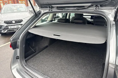 28 of 48 for SKODA OCTAVIA 1.4 TSI iV SE Technology DSG 5dr