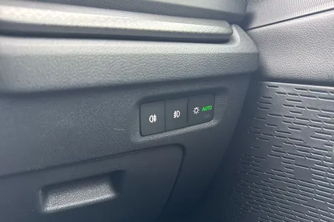 29 of 48 for SKODA OCTAVIA 1.4 TSI iV SE Technology DSG 5dr