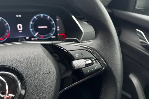 38 of 48 for SKODA OCTAVIA 1.4 TSI iV SE Technology DSG 5dr