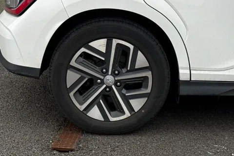 12 of 53 for HYUNDAI KONA 150kW Premium 64kWh 5dr Auto