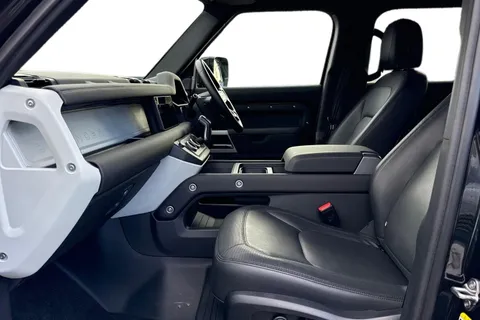 KT73NYG Land Rover Defender 110 3.0 D300 X-Dynamic SE 5dr Thumbnail #4