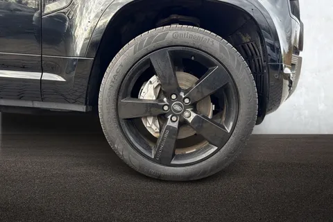 KT73NYG Land Rover Defender 110 3.0 D300 X-Dynamic SE 5dr Thumbnail #10