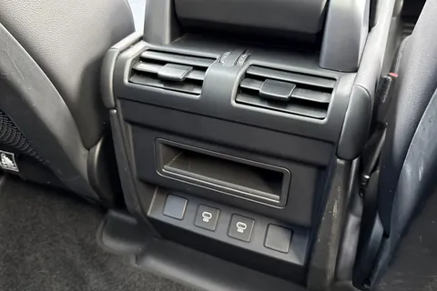 KT73NYG Land Rover Defender 110 3.0 D300 X-Dynamic SE 5dr Thumbnail #20