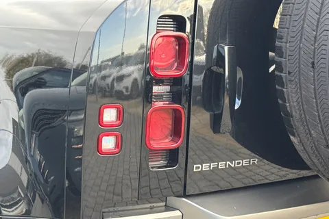 KT73NYG Land Rover Defender 110 3.0 D300 X-Dynamic SE 5dr Thumbnail #21